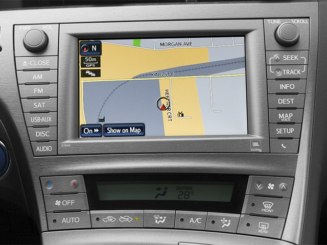 2013 Toyota Prius Two photo 3