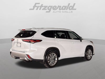 2025 Toyota Highlander Hybrid Platinum