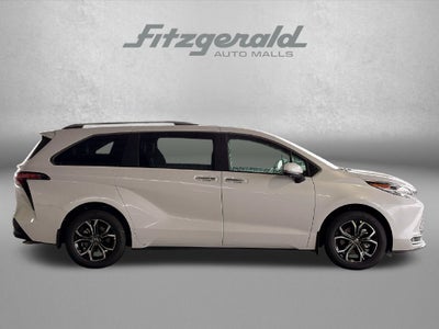 2026 Toyota Sienna Platinum 7 Passenger