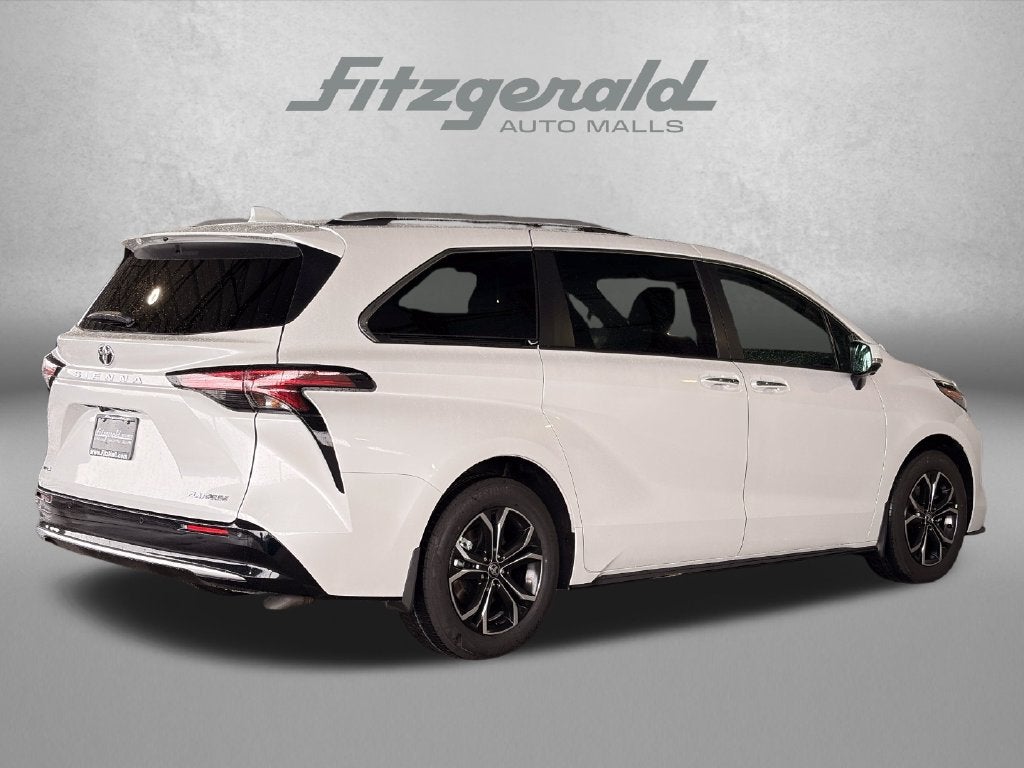 2026 Toyota Sienna Platinum 7 Passenger