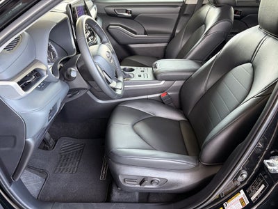 2025 Toyota Highlander XLE