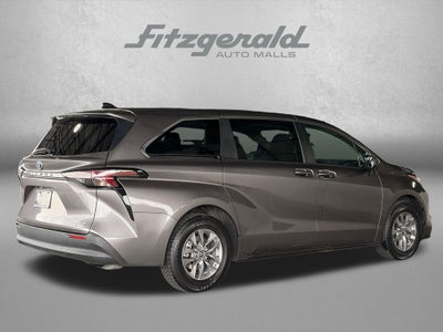 2024 Toyota Sienna LE 8 Passenger