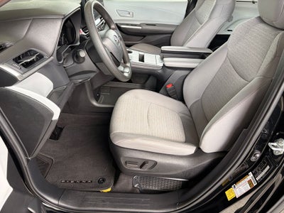 2026 Toyota Sienna LE 8 Passenger