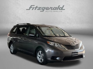 2017 Toyota SIENNA LE 3.5L LE 8 Passenger