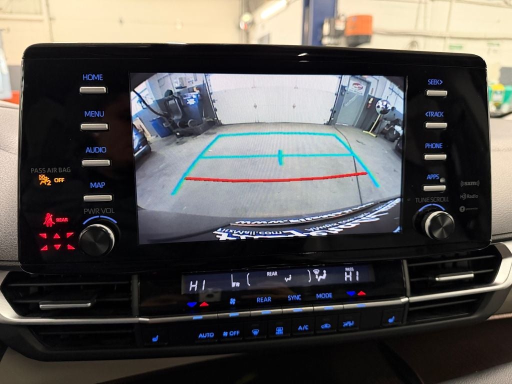 2022 Toyota SIENNA XLE XLE