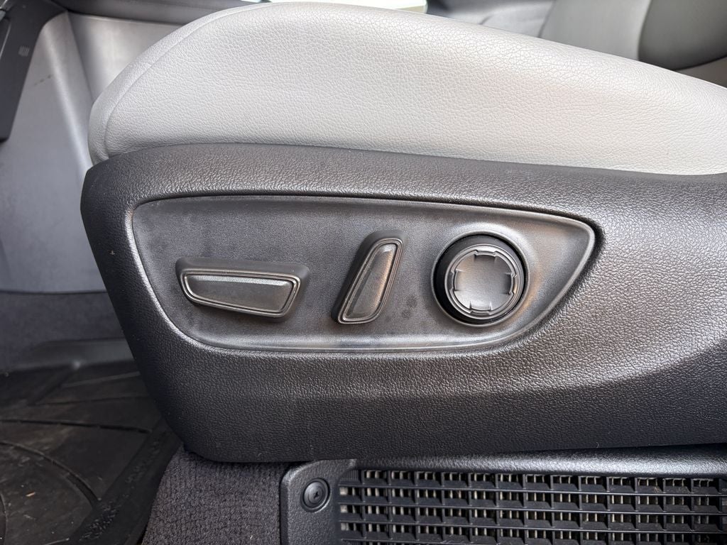 2024 Toyota SIENNA XLE XLE 8 Passenger