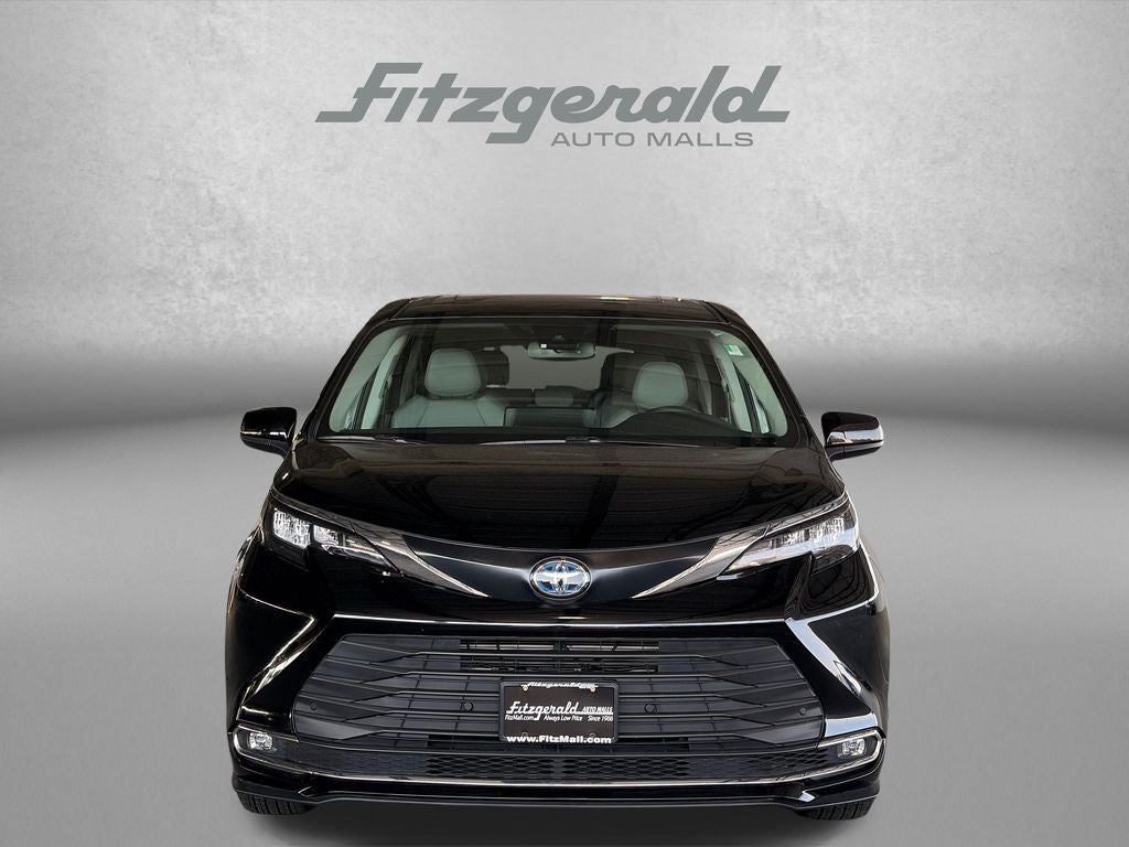 2024 Toyota SIENNA XLE XLE 8 Passenger