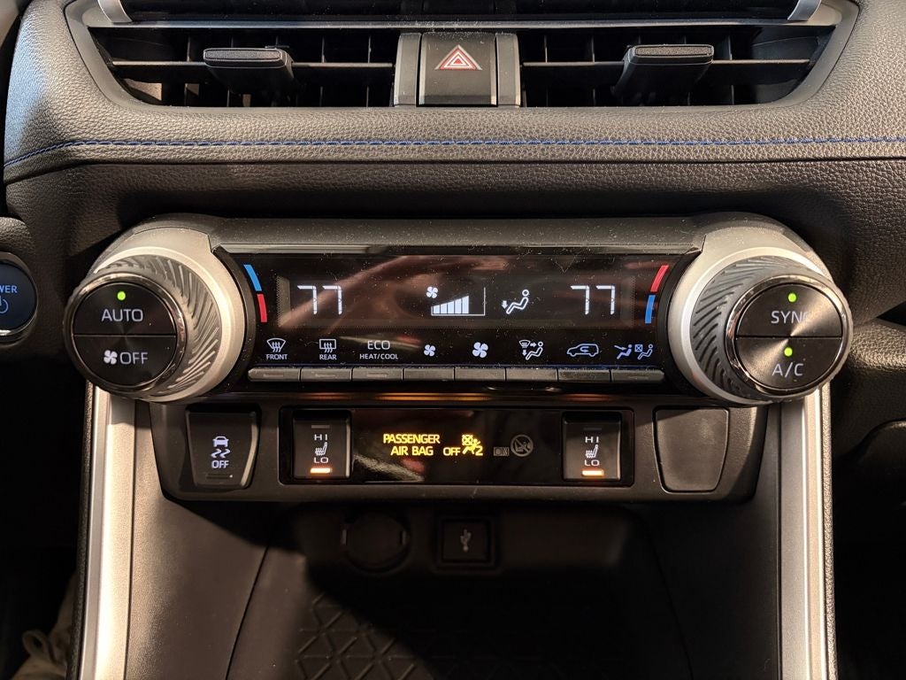 2022 Toyota RAV4 HYBRID SE