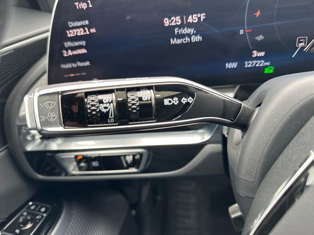 2025 Cadillac LYRIQ Luxury