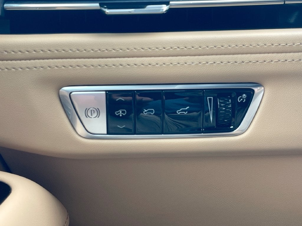 2025 Cadillac ESCALADE IQ Luxury 2