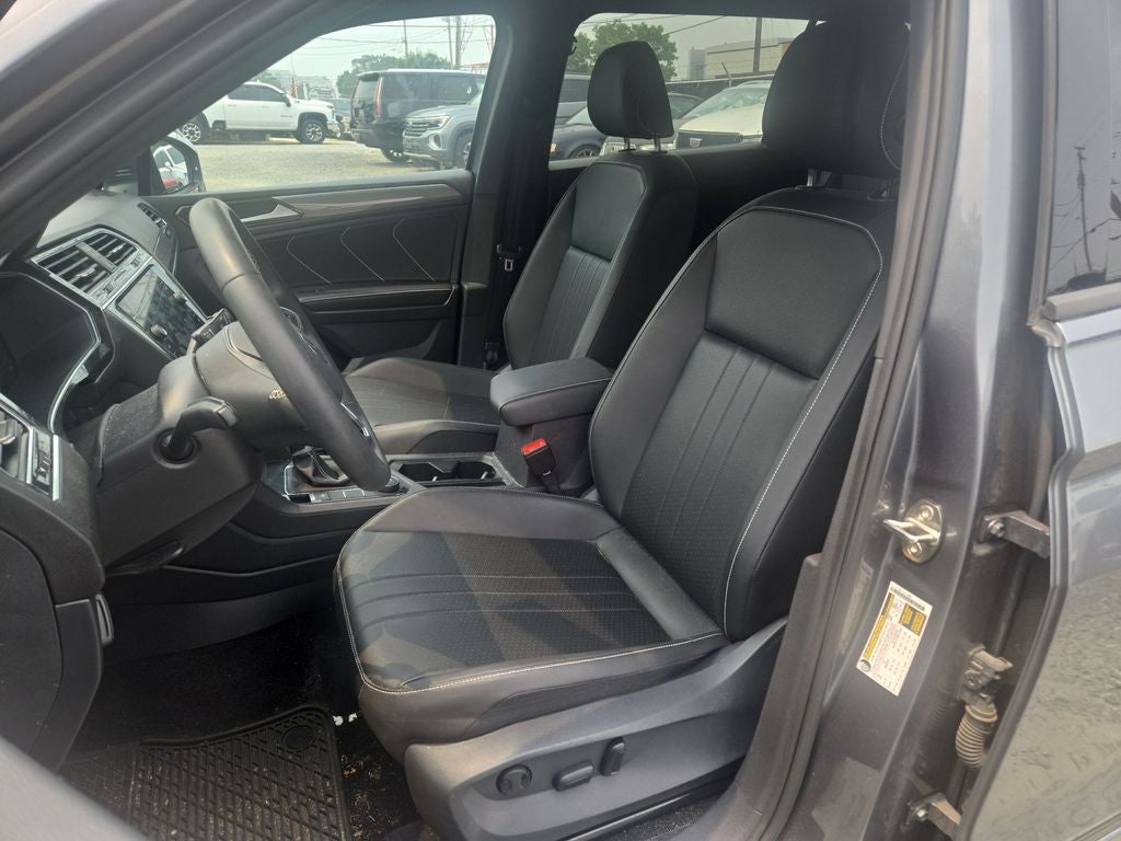 2023 Volkswagen Tiguan 2.0T SE R-Line Black