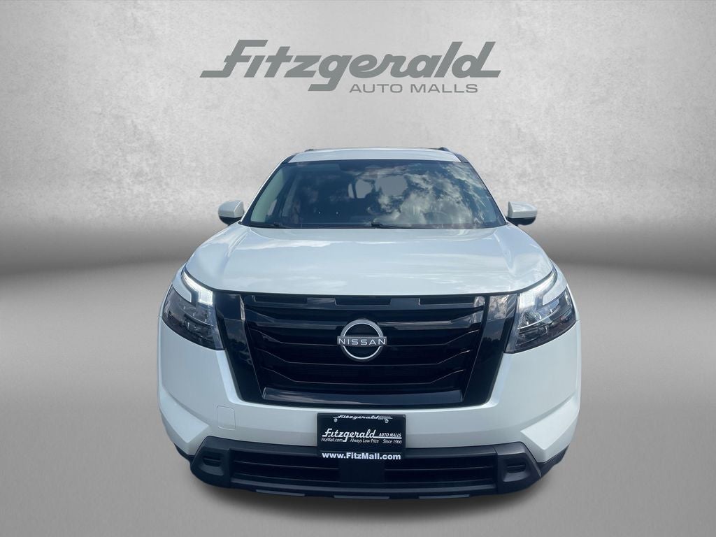 2024 Nissan Pathfinder SV
