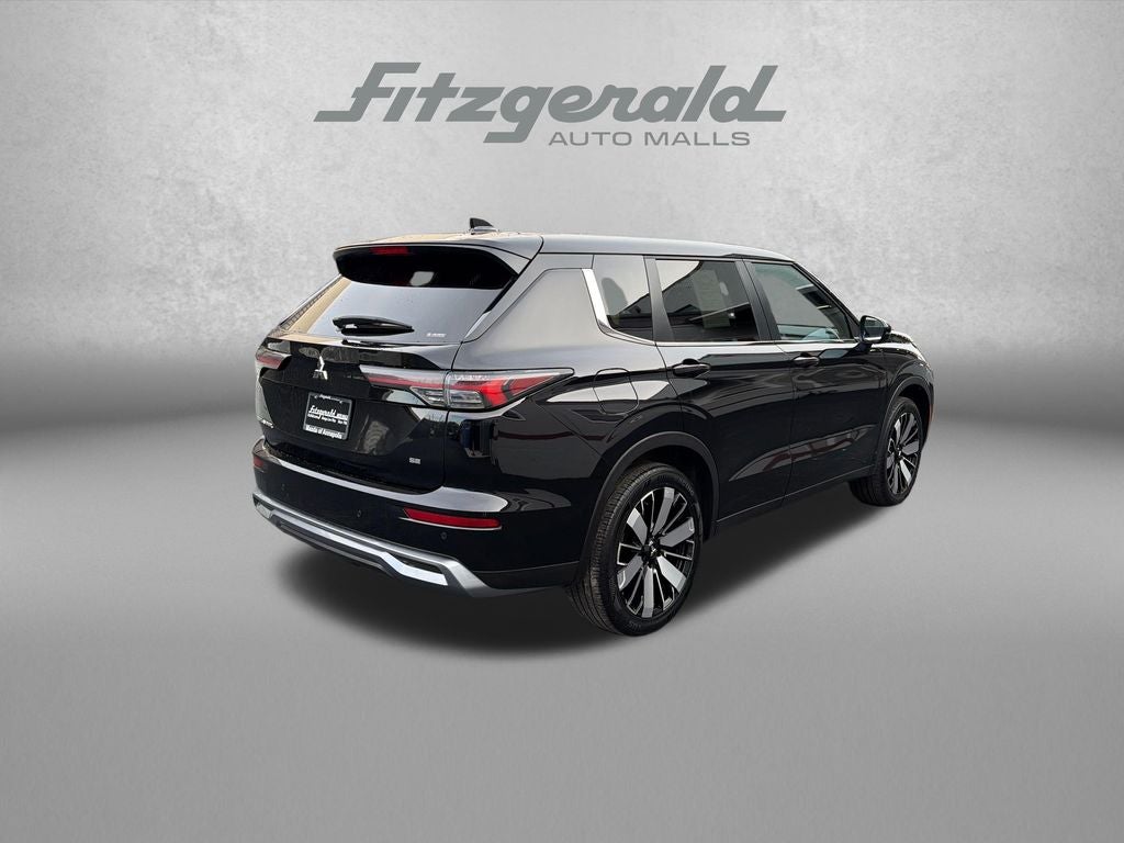 2025 Mitsubishi Outlander SE