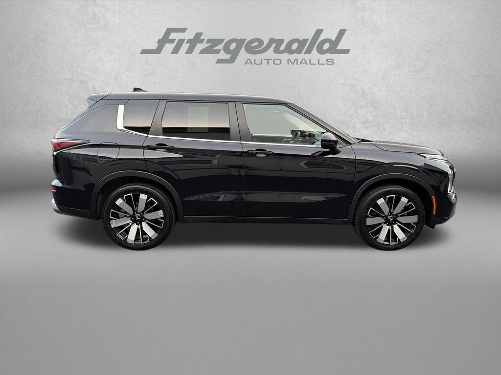 2025 Mitsubishi Outlander SE