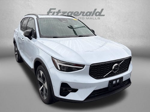 2026 Volvo XC40 B5 Plus