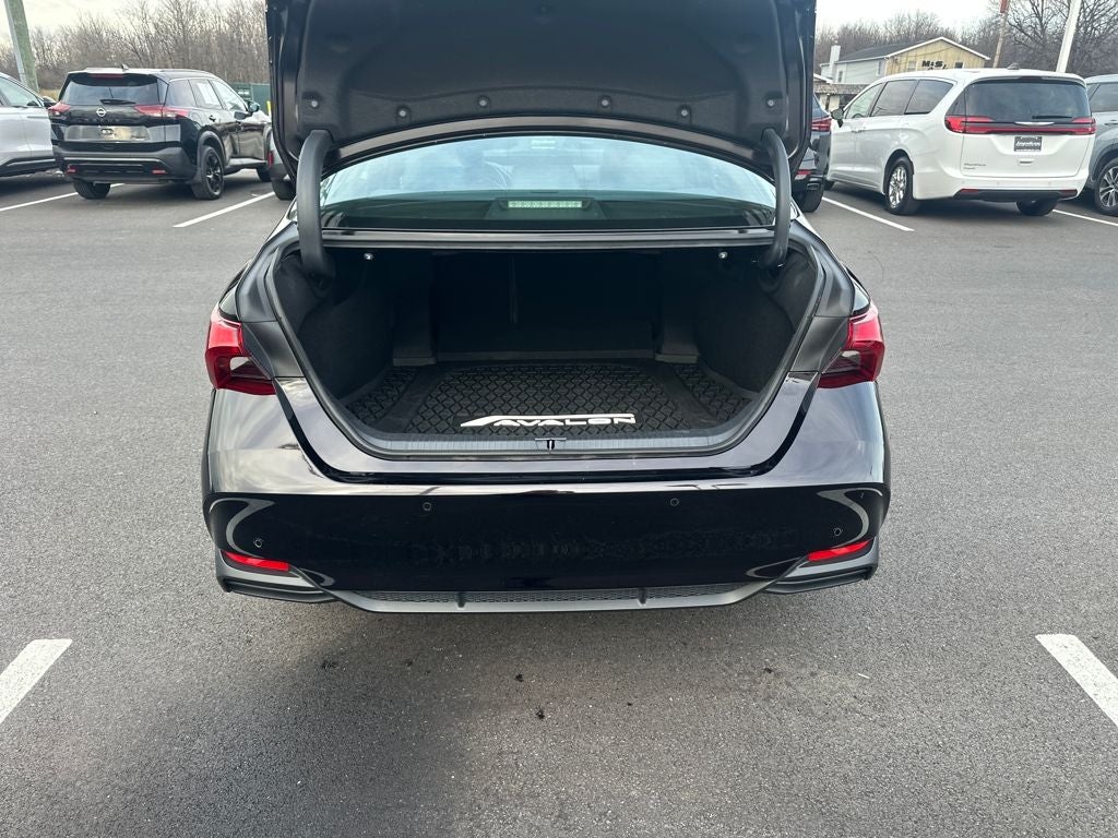 2020 Toyota AVALON HYBRID Limited