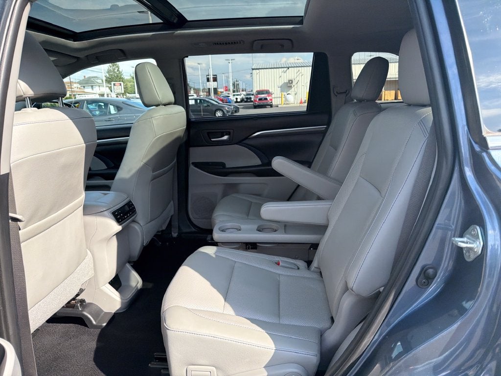 2019 Toyota Highlander Limited Platinum