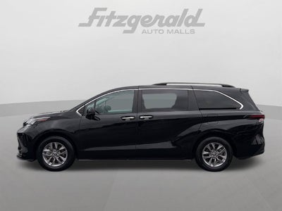 2025 Toyota Sienna XLE 8 Passenger