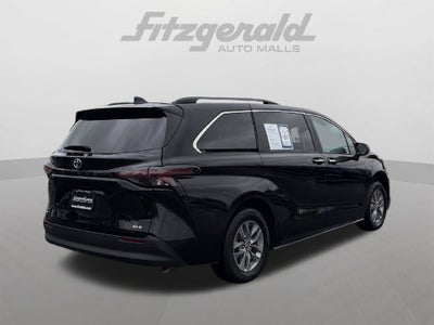 2025 Toyota Sienna XLE 8 Passenger