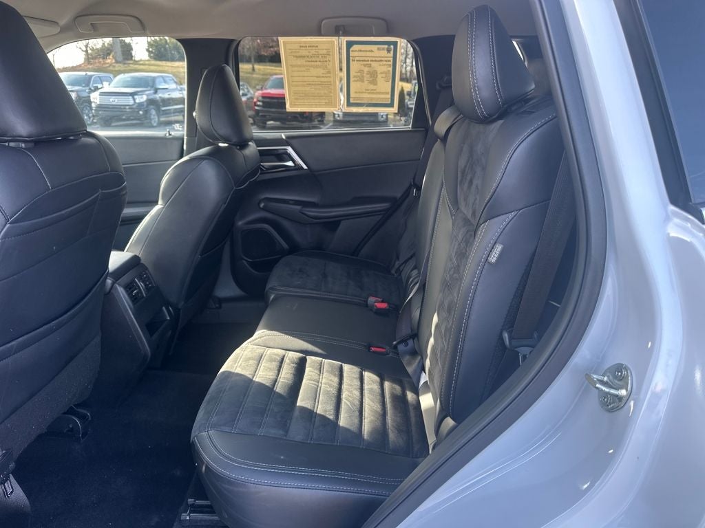 2024 Mitsubishi Outlander SE