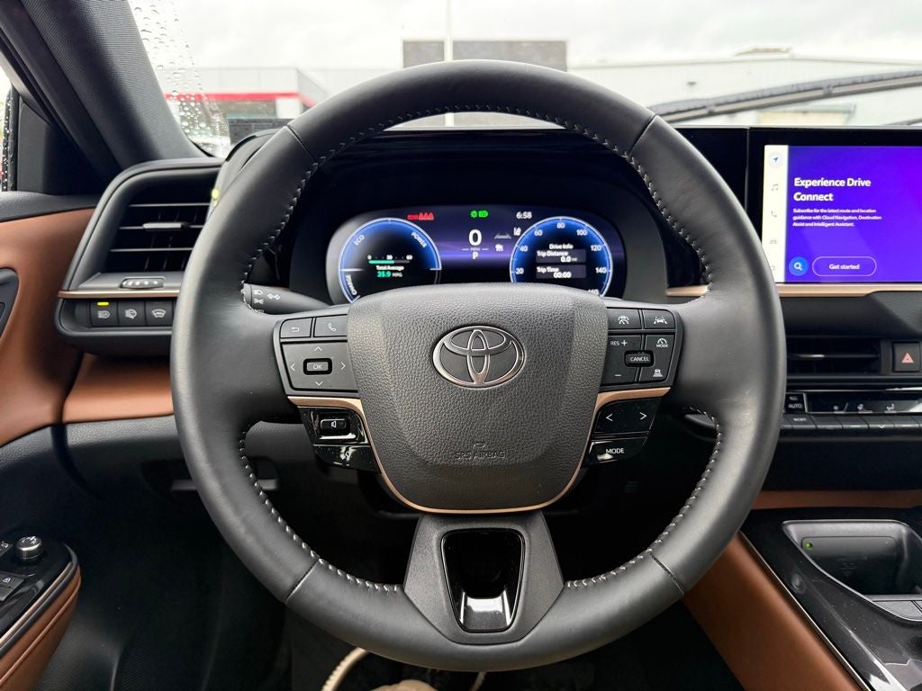 2025 Toyota Toyota Crown Signia XLE