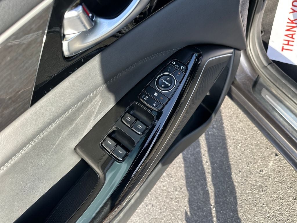 2017 Kia Cadenza Limited