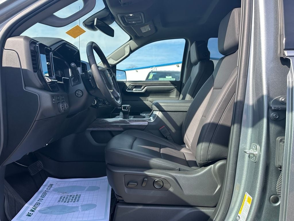 2025 Chevrolet Silverado 1500 4WD Crew Cab Short Bed LTZ