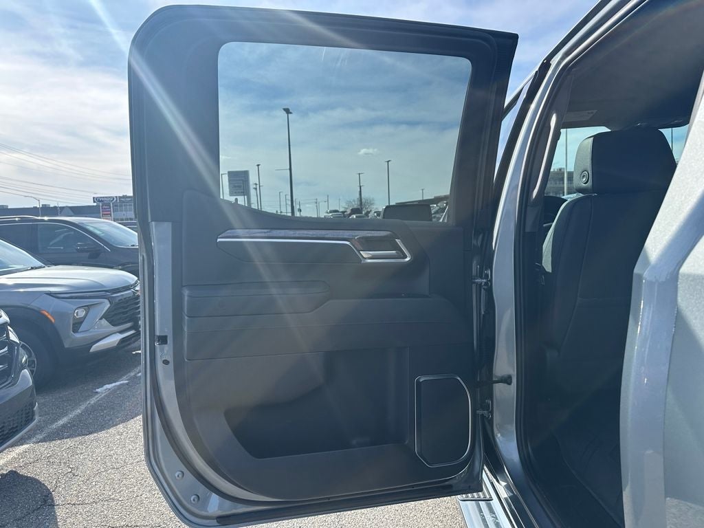 2025 Chevrolet Silverado 1500 4WD Crew Cab Short Bed LTZ