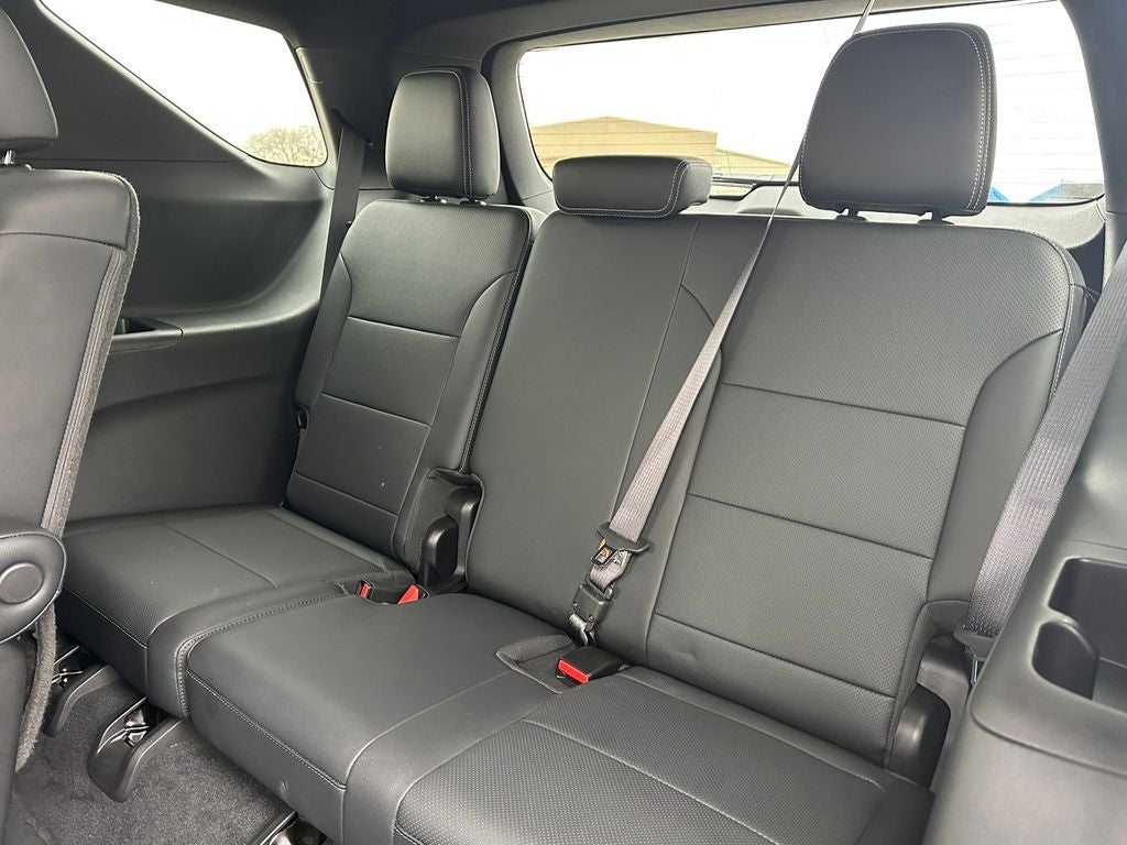 2025 Chevrolet Traverse AWD LT