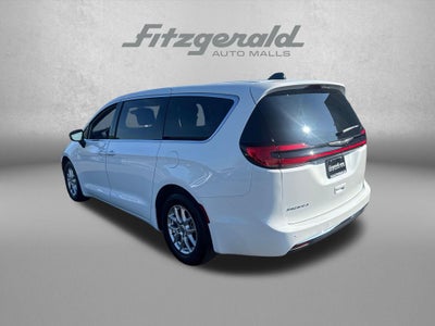 2024 Chrysler Pacifica Touring