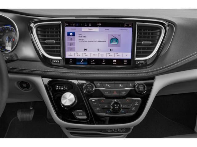 2024 Chrysler Pacifica Touring