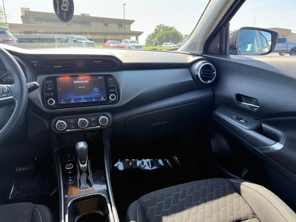 2023 Nissan Kicks SV Xtronic CVT