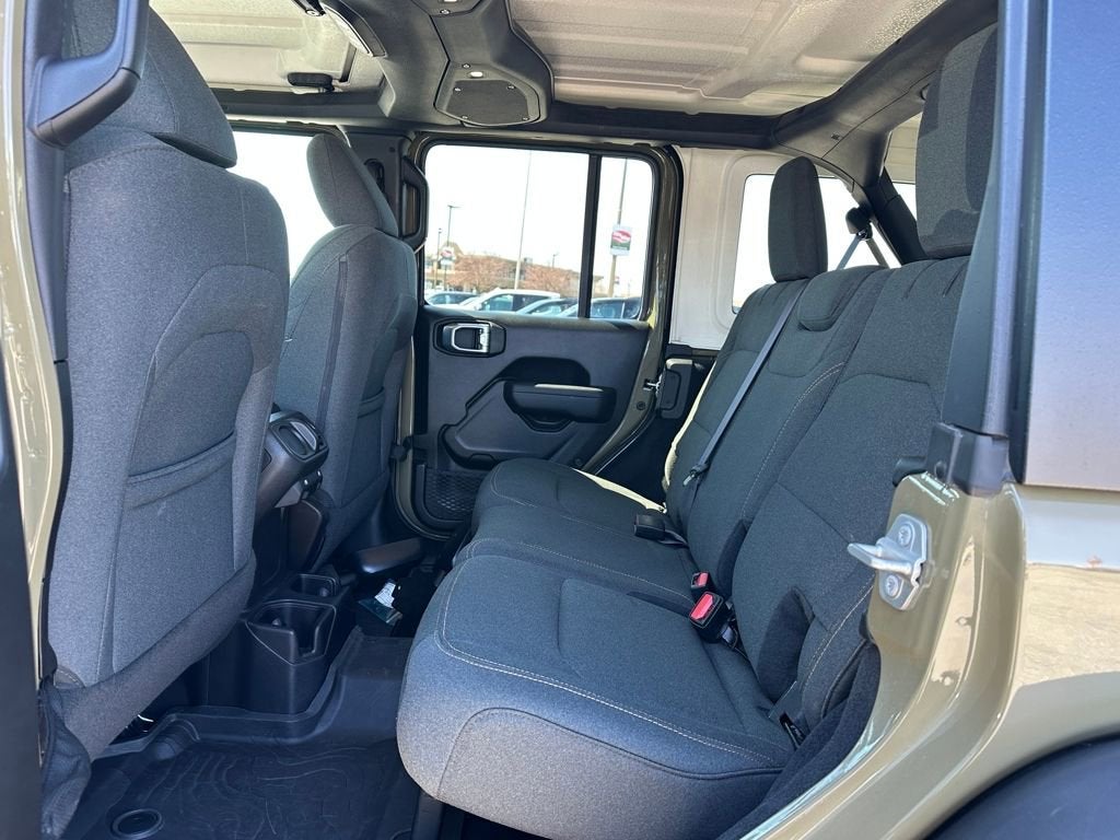 2025 Jeep Wrangler 4-Door Willys 4x4