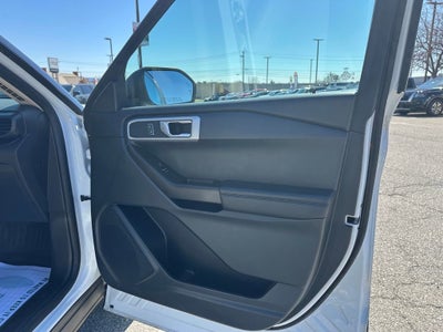 2020 Ford Explorer Base