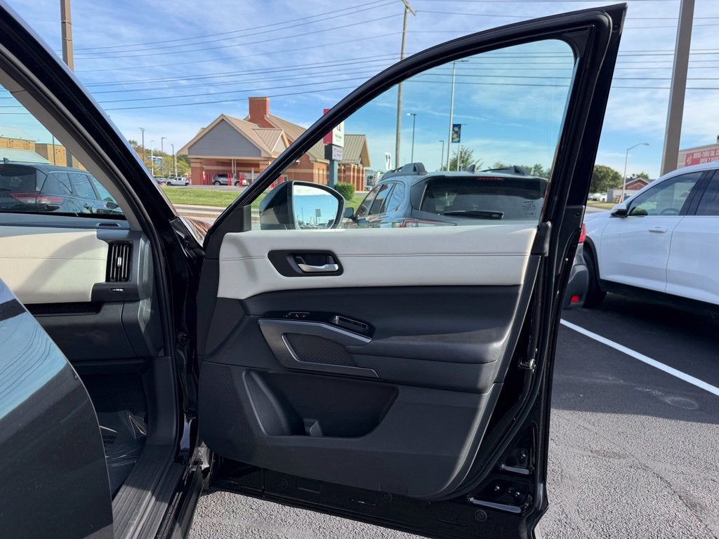 2024 Nissan Pathfinder SL 4WD