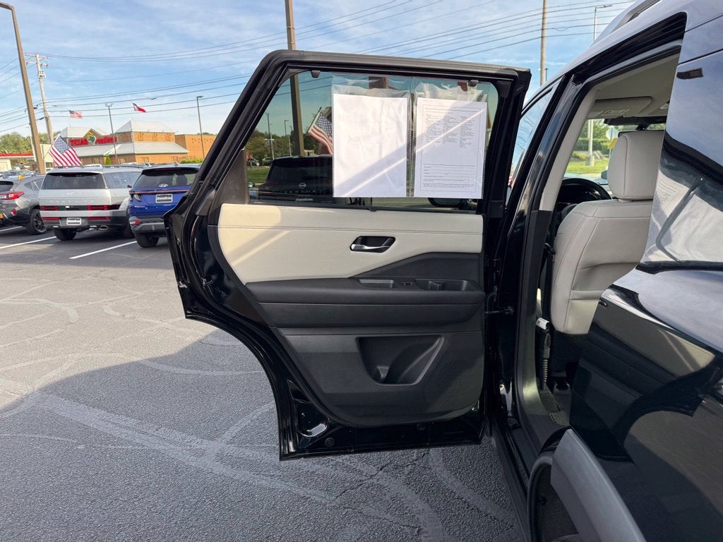 2024 Nissan Pathfinder SL 4WD