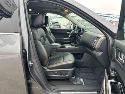 2023 Nissan Pathfinder Platinum 4WD