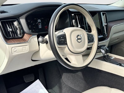 2021 Volvo XC60 T5 Momentum