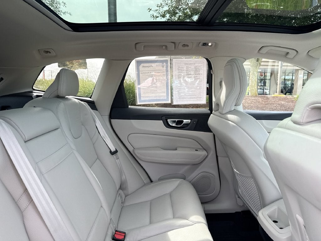 2021 Volvo XC60 T5 Momentum