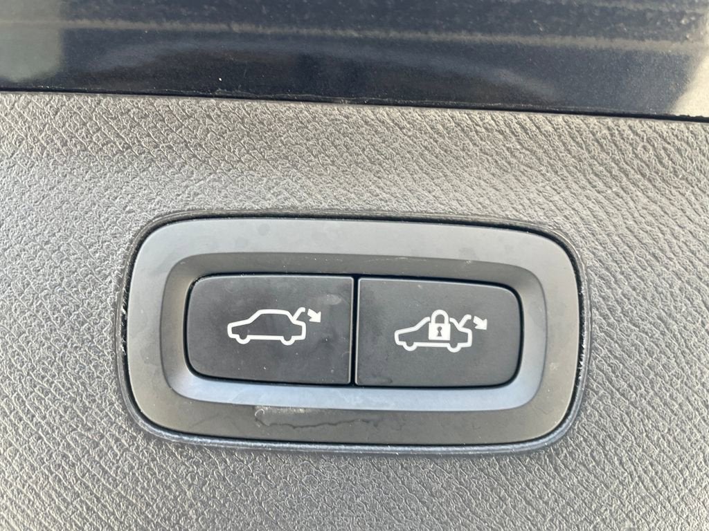 2020 Volvo XC90 Momentum