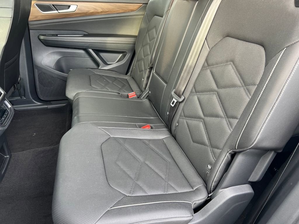 2025 Volkswagen Atlas 2.0T SE w/Technology