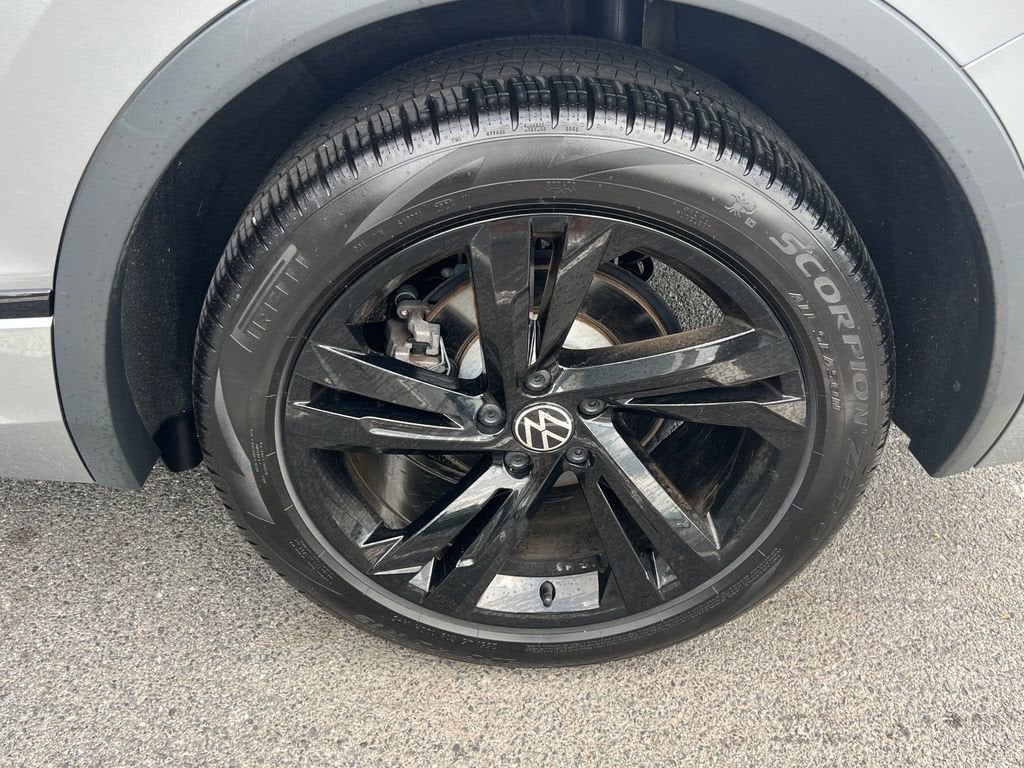 2024 Volkswagen Tiguan SE R-Line Black