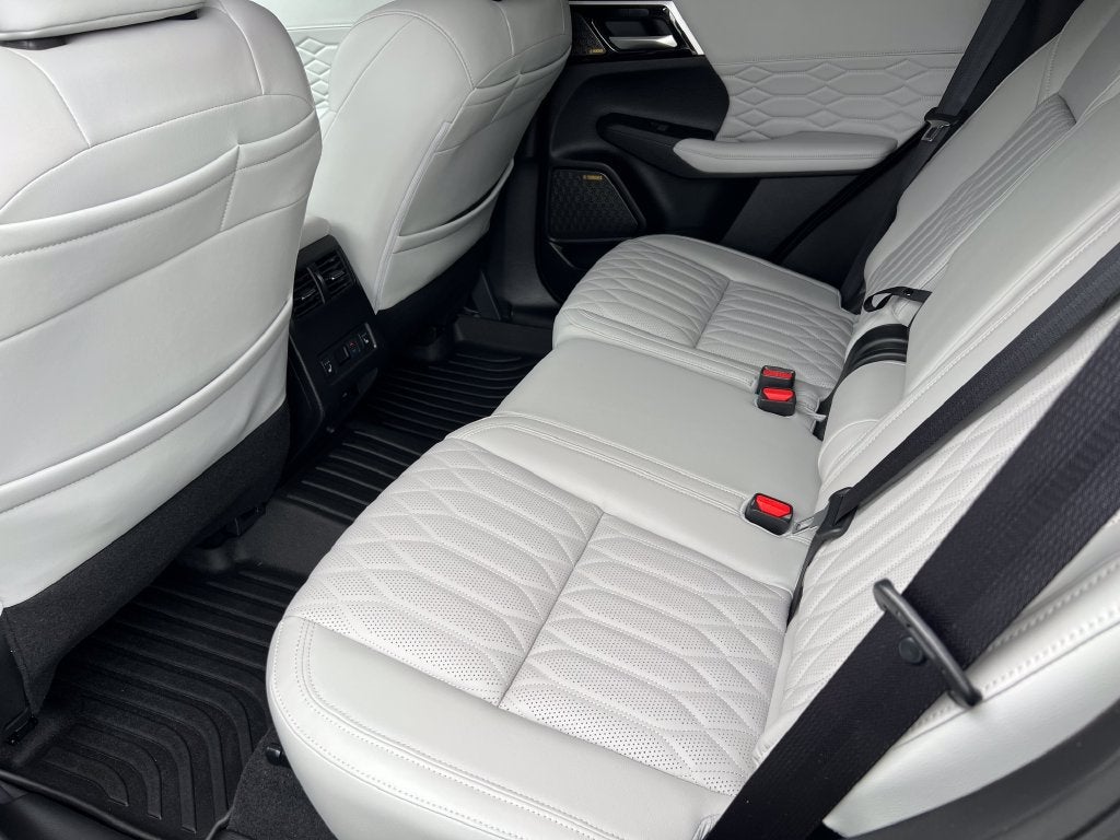 2025 Mitsubishi Outlander SEL