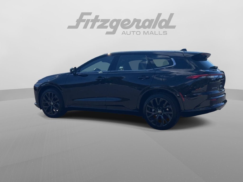 2025 Toyota Crown Signia XLE