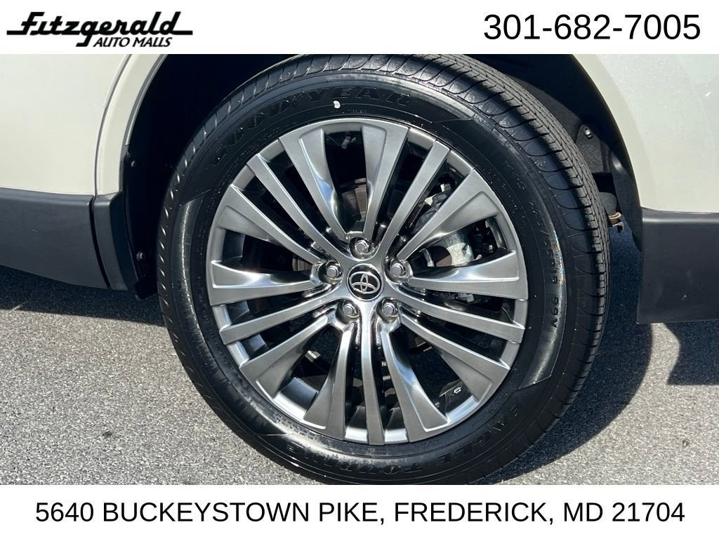 2022 Toyota Venza LE