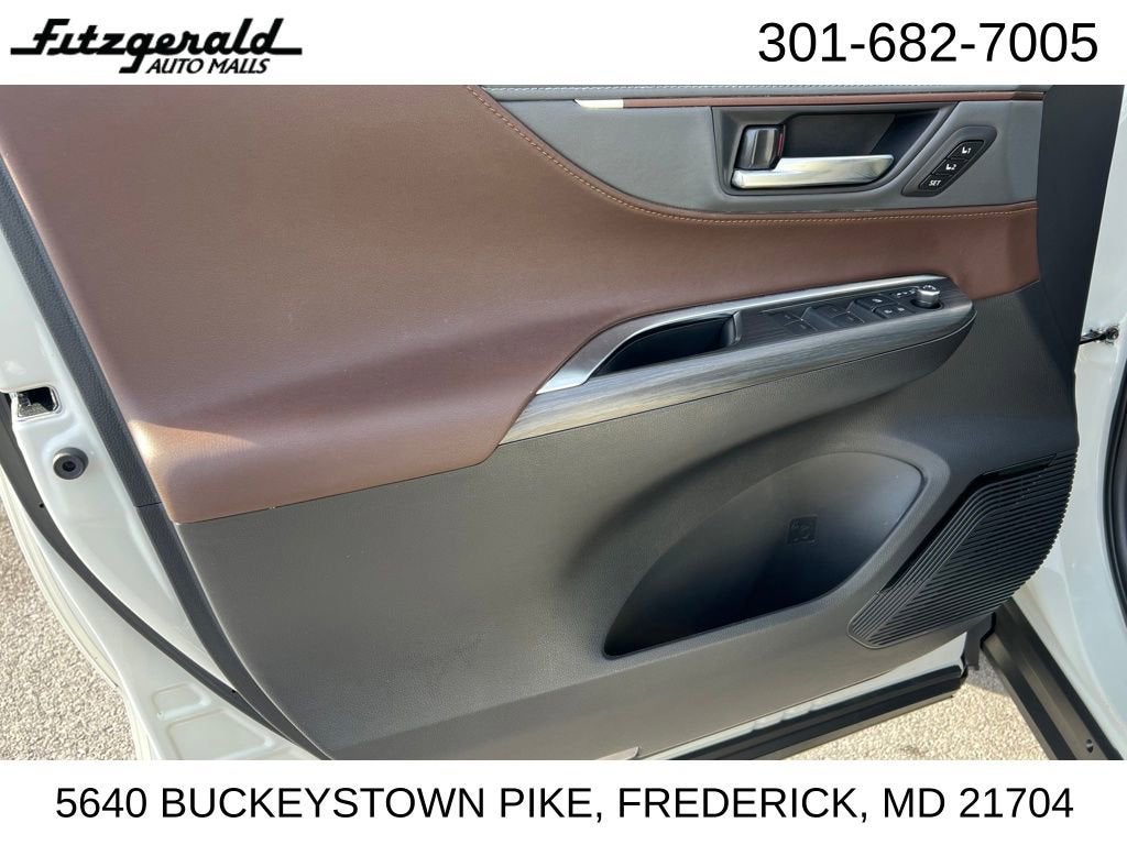 2022 Toyota Venza LE