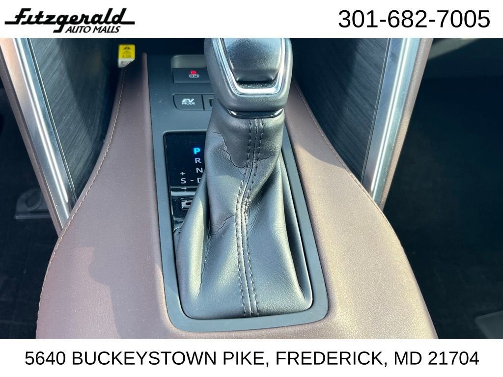 2022 Toyota Venza LE