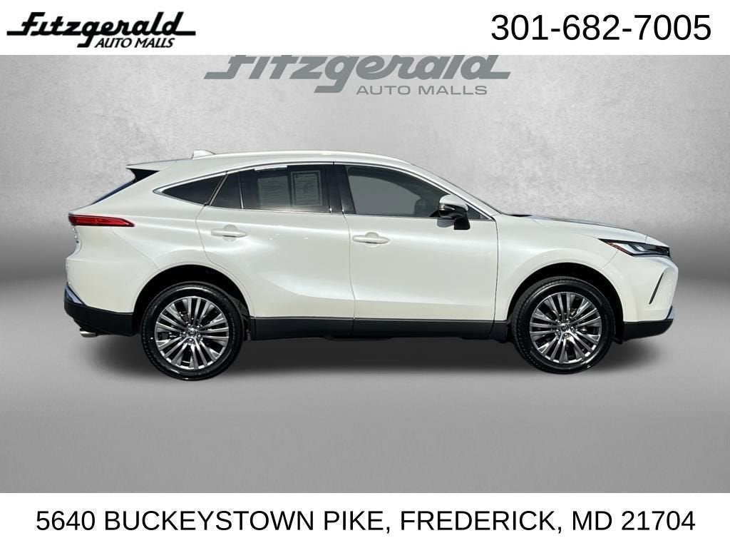 2022 Toyota Venza LE