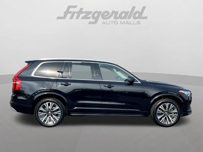 2022 Volvo XC90 Momentum