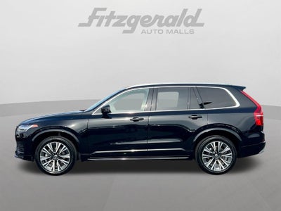 2022 Volvo XC90 Momentum